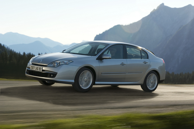 Renault Laguna III 2.0 dCi 150cv ECO2 Dynamique S Renault Laguna III 2.0 dCi 150cv ECO2 Dynamique S