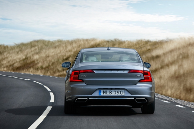 O lançamento do novo S90 constitui o segundo capítulo da renovação completa da gama de produtos da Volvo O lançamento do novo S90 constitui o segundo capítulo da renovação completa da gama de produtos da Volvo