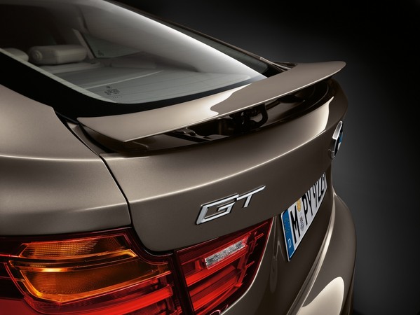 There is an active rear wing at the rear of the tail gate There is an active rear wing at the rear of the tail gate