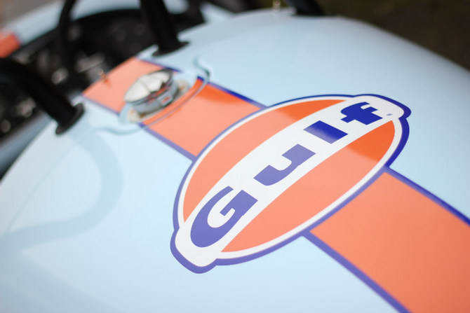 There are Gulf logos on the rear and sides There are Gulf logos on the rear and sides