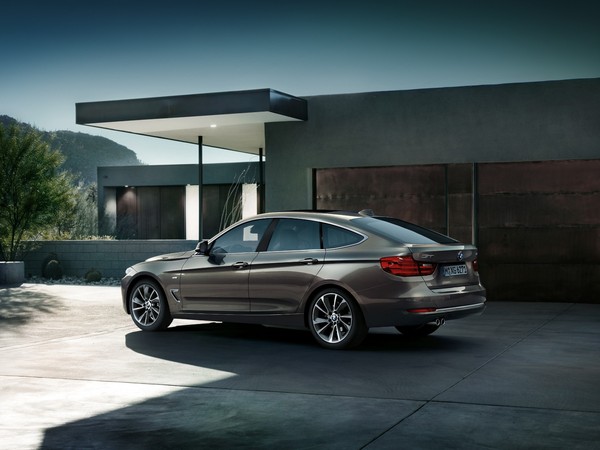 The car is longer than a 3 Series Touring The car is longer than a 3 Series Touring