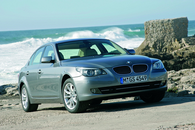 BMW 528i Automatic (US) BMW 528i Automatic (US)