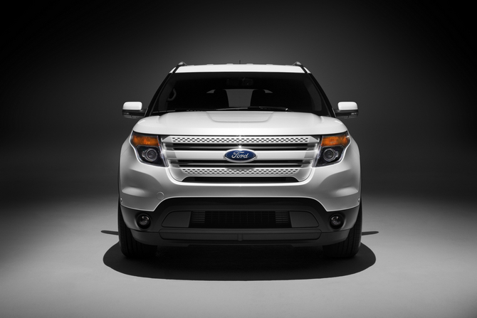 Ford Explorer Base 4WD Ford Explorer Base 4WD