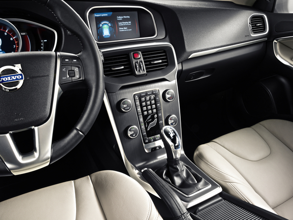 Volvo lança oficialmente o modelo V40 Volvo lança oficialmente o modelo V40