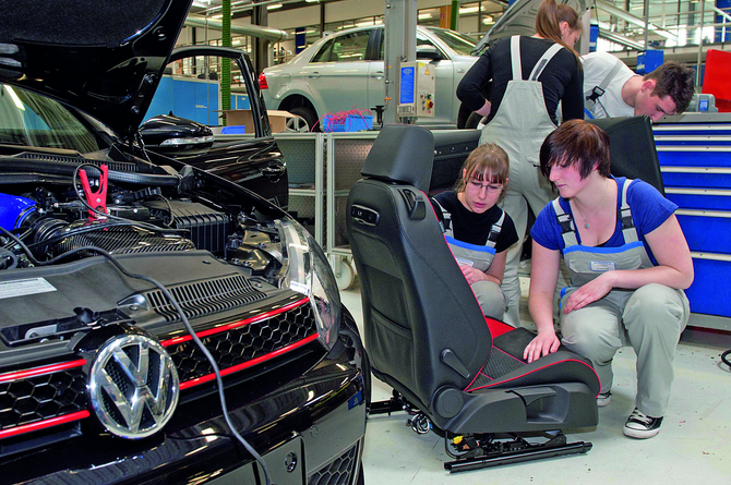 A equipa também está a trabalhar em novos assentos para o carro A equipa também está a trabalhar em novos assentos para o carro