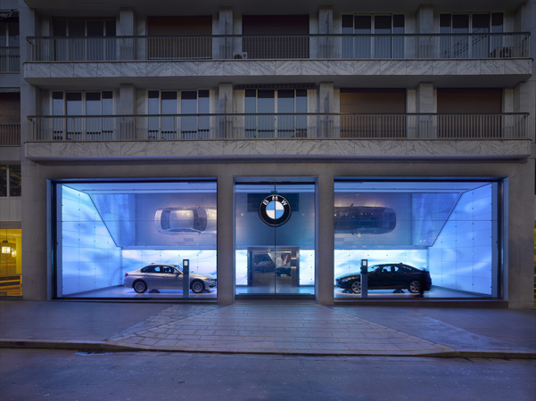 Luxury automakers will see little change in 2014. Luxury automakers will see little change in 2014.