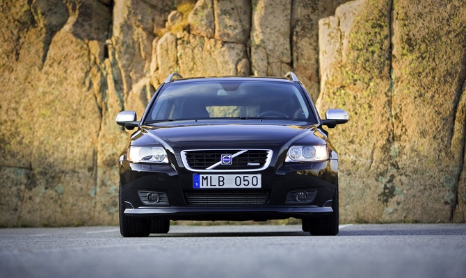 Volvo V50 D5 Momentum Volvo V50 D5 Momentum