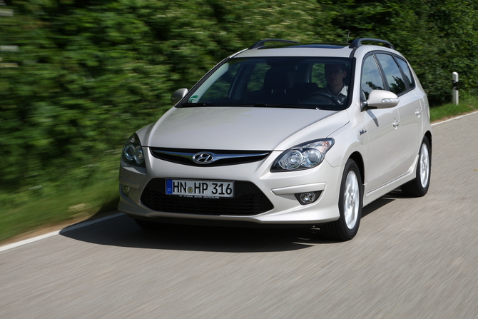 Hyundai i30cw 1.6 Comfort A/T Hyundai i30cw 1.6 Comfort A/T