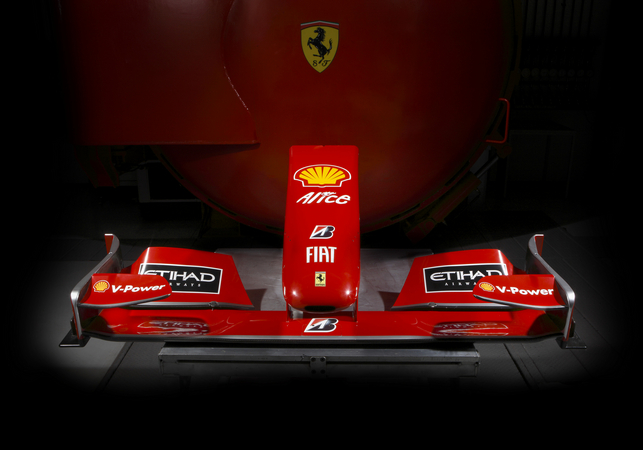 A frente de um Ferrari F60 também será leiloada A frente de um Ferrari F60 também será leiloada