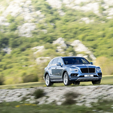 Thanks to the engine it can sprint from 0 to 100km/h in 4.8 seconds and reach a top speed of 270km/h