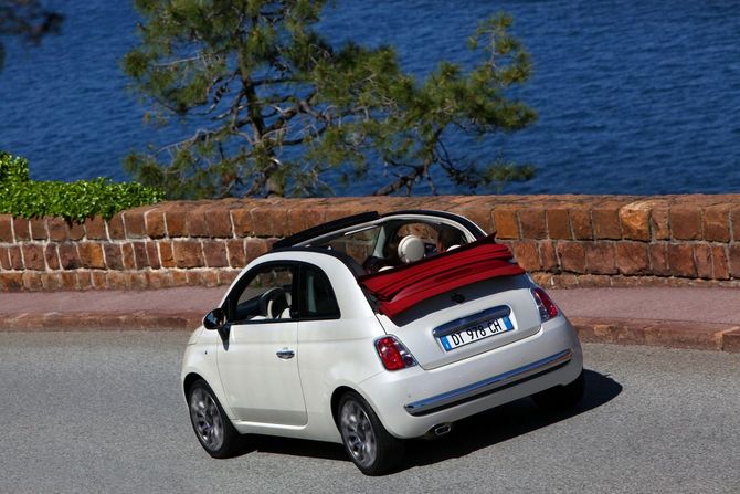 Fiat 500C 1.3 Multijet 16v 75cv 80º Aniversary Fiat 500C 1.3 Multijet 16v 75cv 80º Aniversary