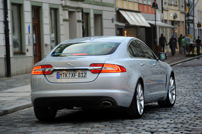 Jaguar XF 3.0 V6 D S Luxury Jaguar XF 3.0 V6 D S Luxury