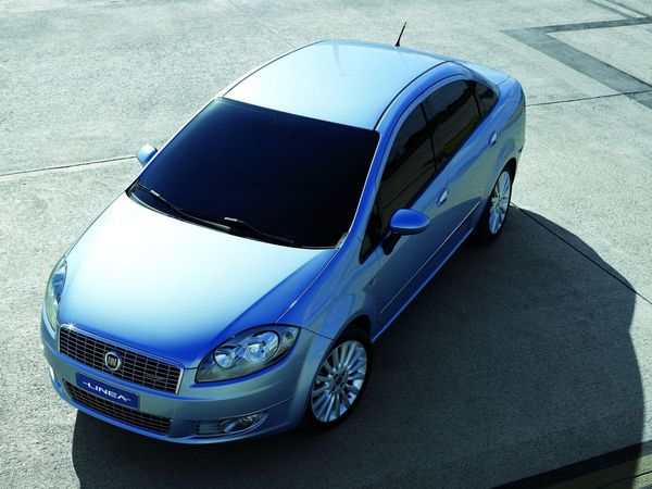 Fiat Linea 1.3 Multijet Emotion 90cv Automatic Fiat Linea 1.3 Multijet Emotion 90cv Automatic