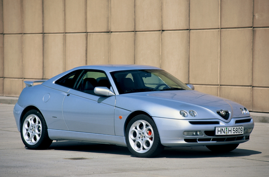 Alfa Romeo Gtv 1 8 16v Twin Spark L 2 Photos And 55 Specs Autoviva Com