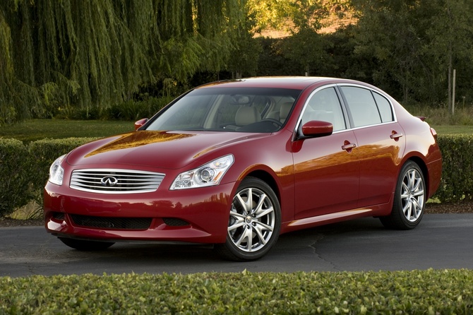 Infiniti G37 Sport 6MT Infiniti G37 Sport 6MT