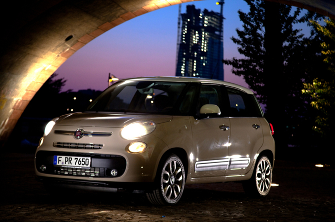 Zum Marktstart stehen für den neuen Fiat 500L drei Triebwerke zur Wahl. Zum Marktstart stehen für den neuen Fiat 500L drei Triebwerke zur Wahl.