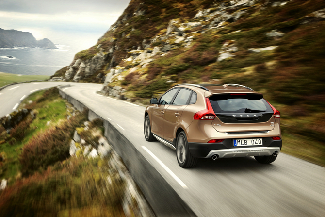 Volvo V40 D4 Summum CC Cross Country Volvo V40 D4 Summum CC Cross Country