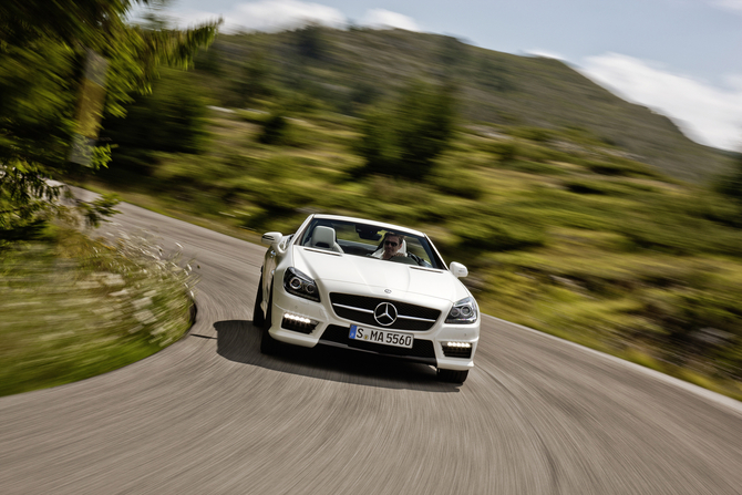 New SLK 55 AMG Hopes to Blend High Power and High Efficiency New SLK 55 AMG Hopes to Blend High Power and High Efficiency