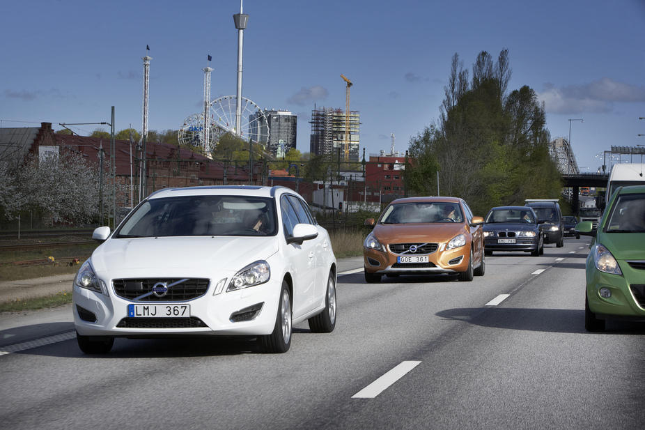 Volvo Will Have Automatic Car Following Available In 2014