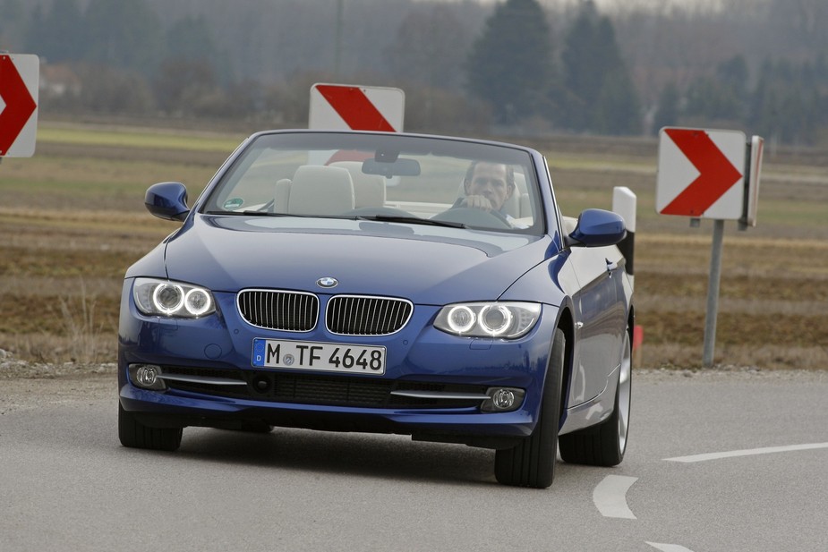 BMW 320d Cabrio Automatic LCI :: 1 photo and 64 specs :: autoviva.com