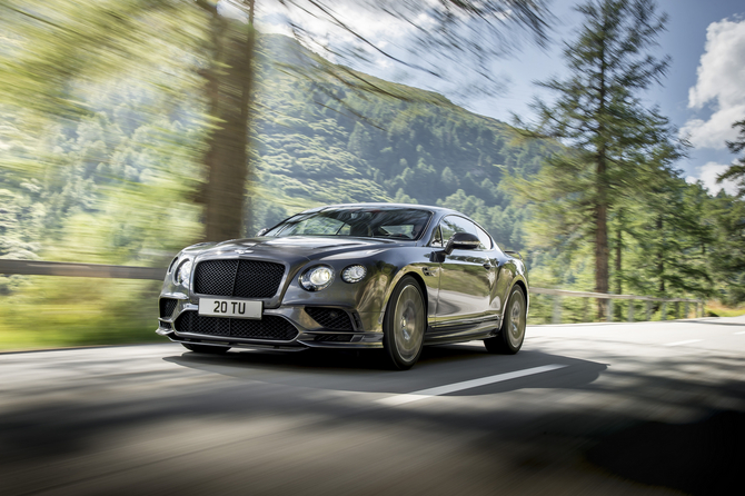 O Continental Supersports acelera até aos 100km/h em 3.5 segundos e atinge uma velocidade máxima de 336km/h O Continental Supersports acelera até aos 100km/h em 3.5 segundos e atinge uma velocidade máxima de 336km/h