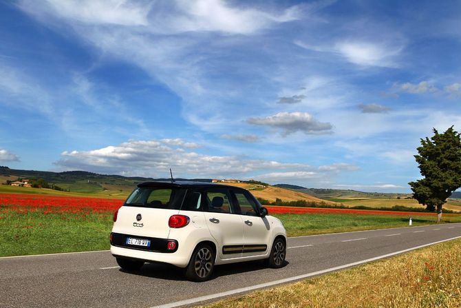 Na fase de lançamento o Fiat 500L estará disponível com três motores eficientes Na fase de lançamento o Fiat 500L estará disponível com três motores eficientes