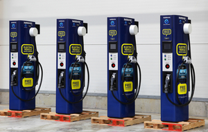 Nissan Begins Giving Out 400 Electric Car Chargers in Europe