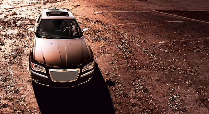 Chrysler's New Flagship: the 300 Luxury Series Sedan Chrysler's New Flagship: the 300 Luxury Series Sedan