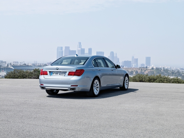 BMW 750i ActiveHybrid BMW 750i ActiveHybrid
