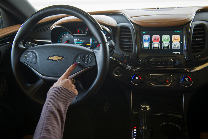 The new system can be activated via knobs, touch screen or steering wheel The new system can be activated via knobs, touch screen or steering wheel