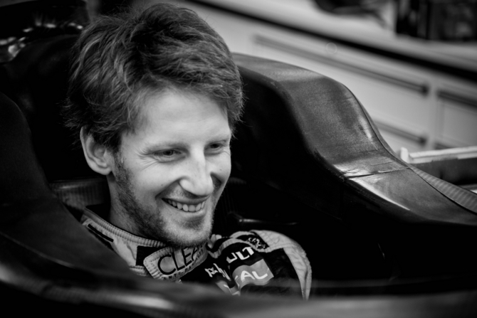 Grosjean esteve envolvido num grande acidente que originou muitas críticas à sua condução agressiva Grosjean esteve envolvido num grande acidente que originou muitas críticas à sua condução agressiva