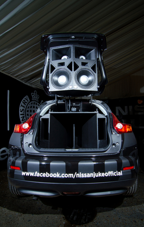 The sound system is good to 150db The sound system is good to 150db