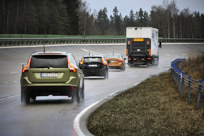 Volvo SARTRE Program Allows for Autonomous Vehicle Trains Volvo SARTRE Program Allows for Autonomous Vehicle Trains