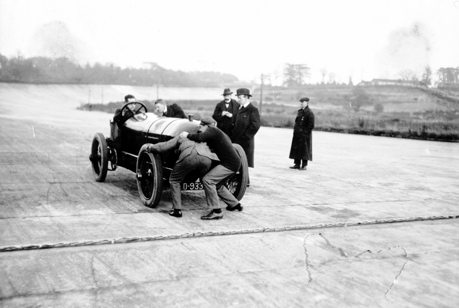 The car set multiple records in 1913 and 1914