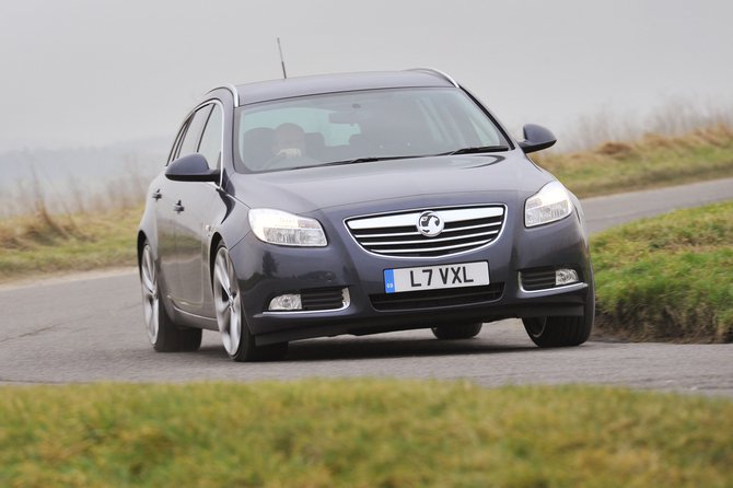 Opel Insignia Sports Tourer 2.0 CDTI 130cv Cosmo Active Select Opel Insignia Sports Tourer 2.0 CDTI 130cv Cosmo Active Select