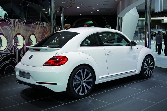 Volkswagen Introduces Beetle and Passat R-Line Volkswagen Introduces Beetle and Passat R-Line