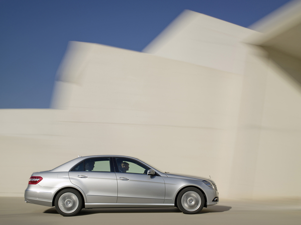 Mercedes-Benz E 250 CDI BlueEfficiency Avantgarde 4Matic Mercedes-Benz E 250 CDI BlueEfficiency Avantgarde 4Matic