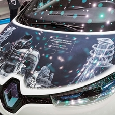 O motor do novo Zoe é mais leve e mais compacto do que a versão lançada em 2012