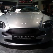 V12 Vantage Carbon Black