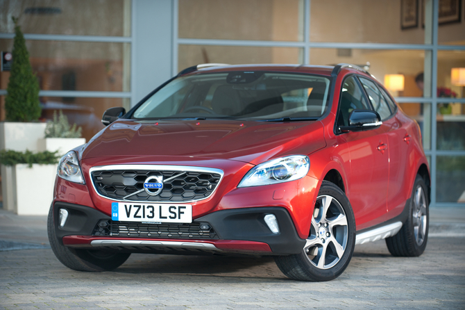 Volvo V40 T5 Kinetic Geartronic CC Cross Country AWD Volvo V40 T5 Kinetic Geartronic CC Cross Country AWD