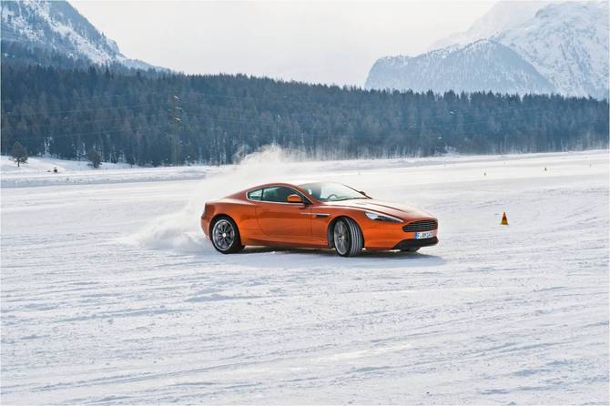 Aston Martin on Ice Finishes with a Video Aston Martin on Ice Finishes with a Video