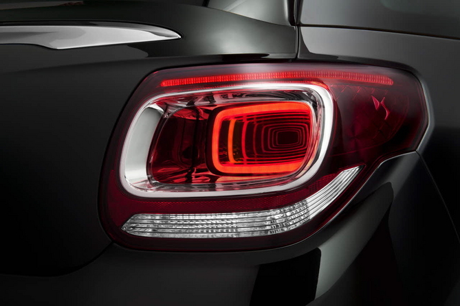 Faróis LED 3D traseiros são uma das novidades do DS3 Cabrio Faróis LED 3D traseiros são uma das novidades do DS3 Cabrio