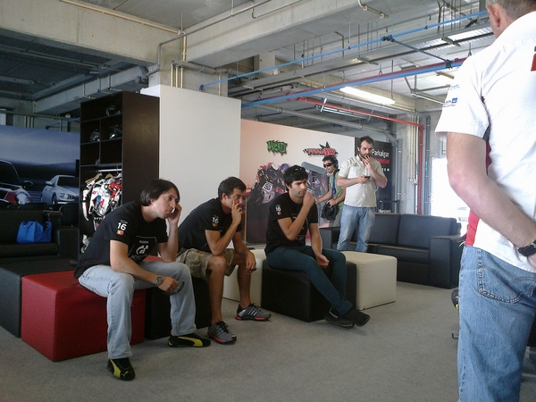 Raul Pereira, Diogo Sousa e Hugo Araújo são os três representantes portugueses na final da GT Academy Raul Pereira, Diogo Sousa e Hugo Araújo são os três representantes portugueses na final da GT Academy