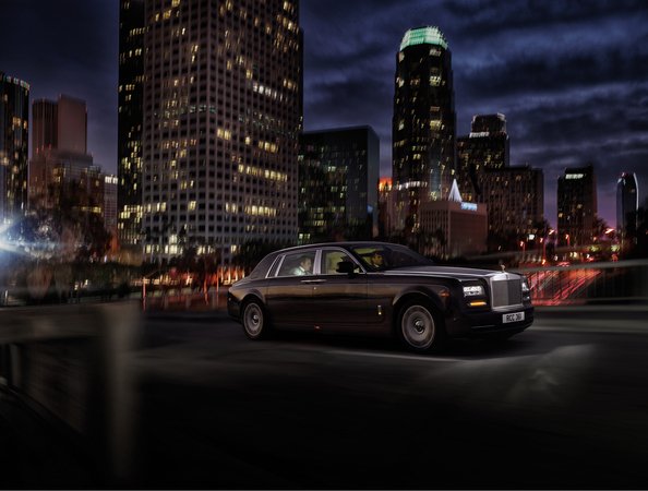 O Phantom Extended Wheelbase é a derradeira versão da gama da Rolls-Royce O Phantom Extended Wheelbase é a derradeira versão da gama da Rolls-Royce