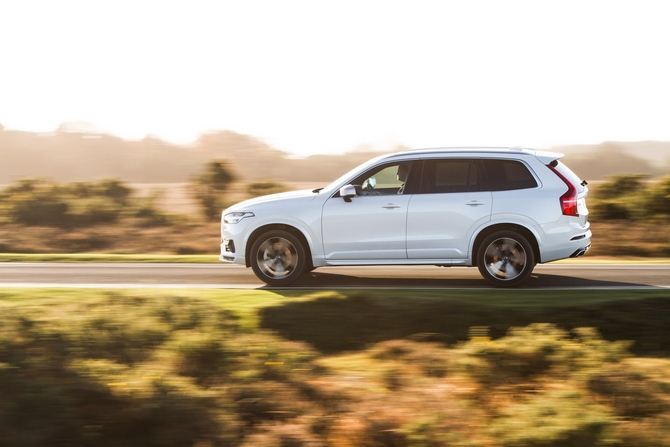 Volvo XC90 D4 R-Design Geartronic Volvo XC90 D4 R-Design Geartronic