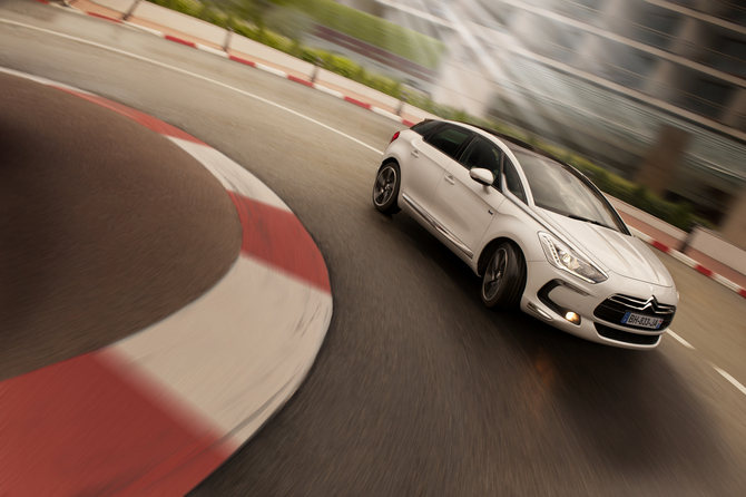Citroën DS5 und C5 werden sparsamer Citroën DS5 und C5 werden sparsamer