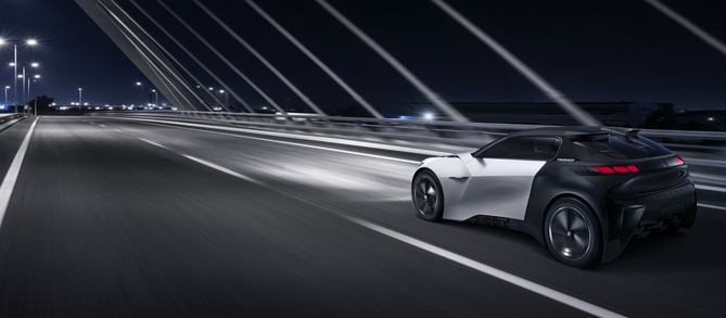 At the heart of the Peugeot Fractal is an electric system consisting of two 102hp engines, each mounted on one of the axes At the heart of the Peugeot Fractal is an electric system consisting of two 102hp engines, each mounted on one of the axes
