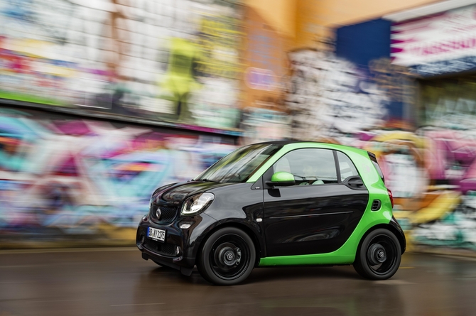 Te new electric cars offer a range of approximately 160 km Te new electric cars offer a range of approximately 160 km