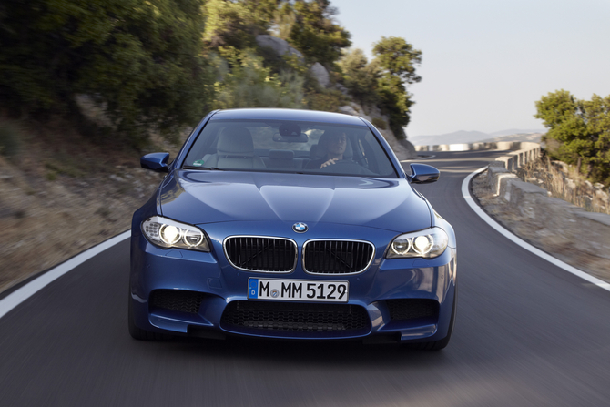 2012 BMW M5 Brings Ton of Tech to Super Saloon 2012 BMW M5 Brings Ton of Tech to Super Saloon