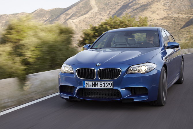 2012 BMW M5 Brings Ton of Tech to Super Saloon 2012 BMW M5 Brings Ton of Tech to Super Saloon